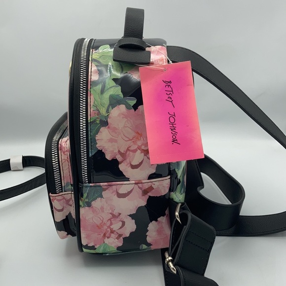 24HR DROP❗️❗️Betsey Johnson Mini backpacks (your choice) - Picture 3 of 8